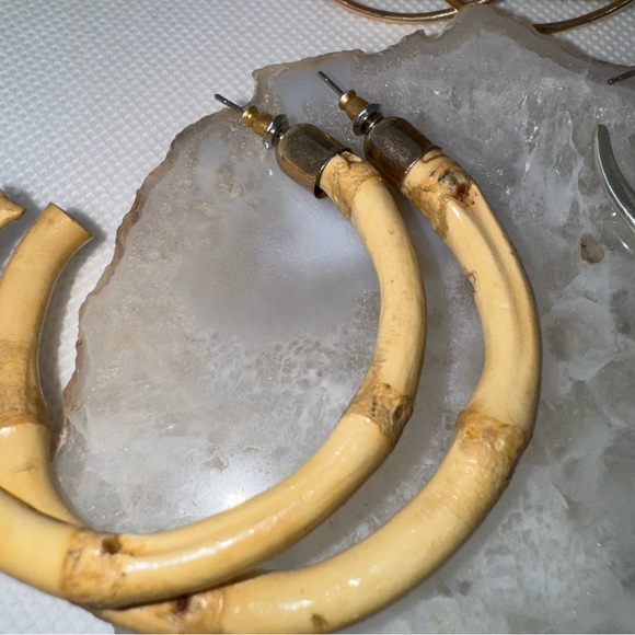 Bundle of 5 fashion hoops earrings - Picture 6 of 7